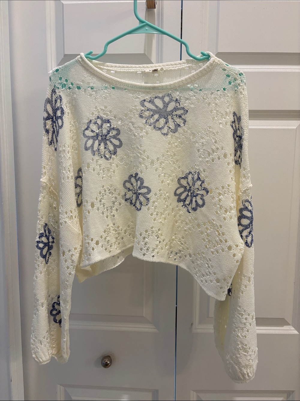 POL  Cream Open-Knit cropped Floral Pullover Sweater